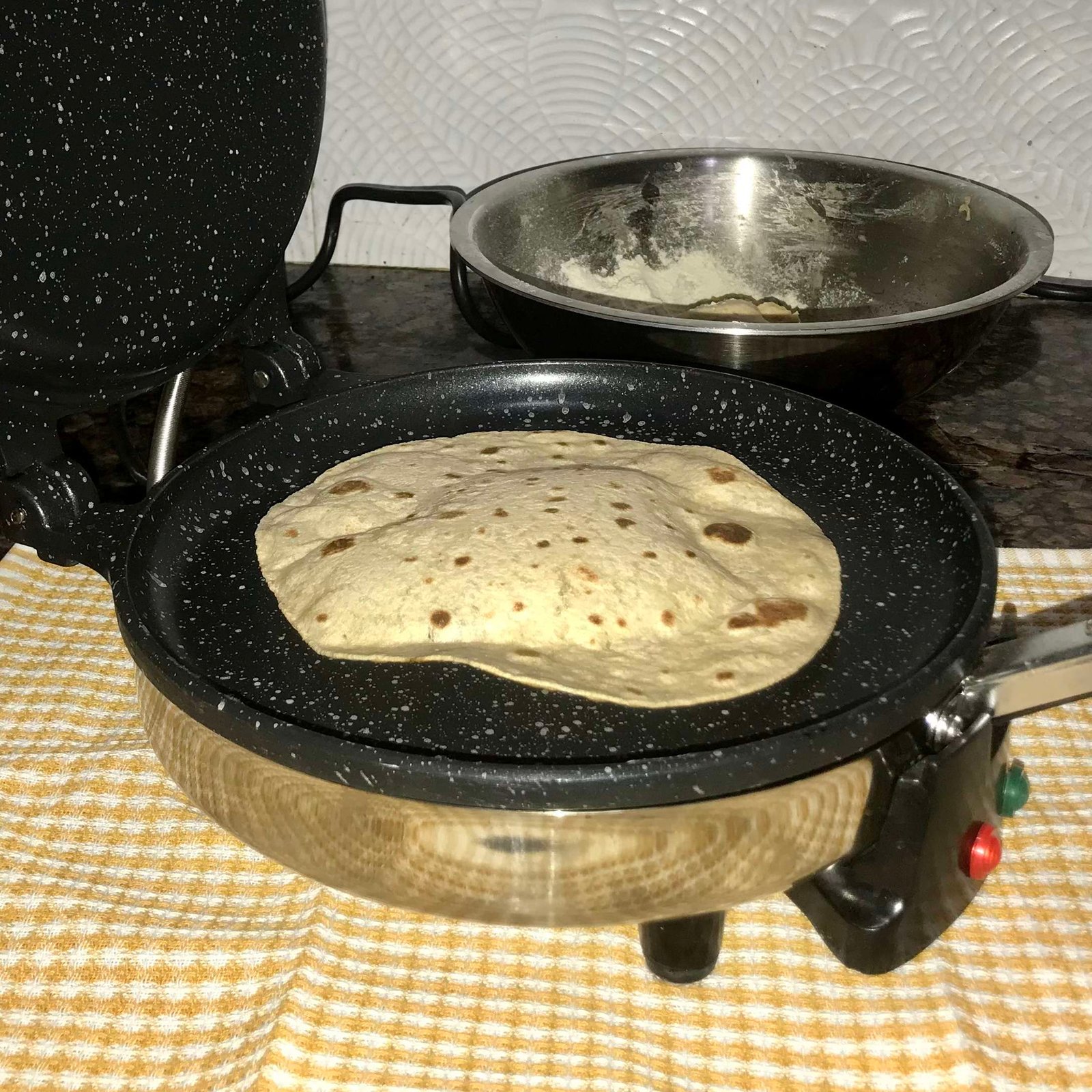 Rotomak Roti Maker Grande 10″ Rotimaker - Free Shipping in India and Free Demo